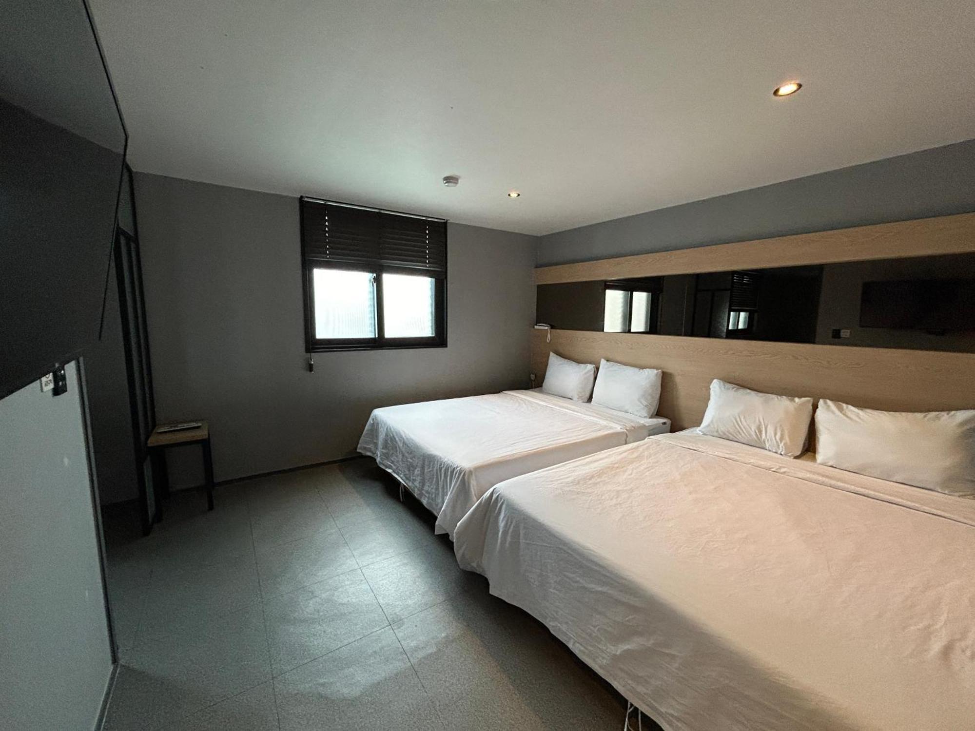 Deluxe Motel Geoje Buitenkant foto
