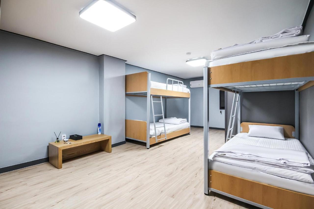 Deluxe Motel Geoje Buitenkant foto