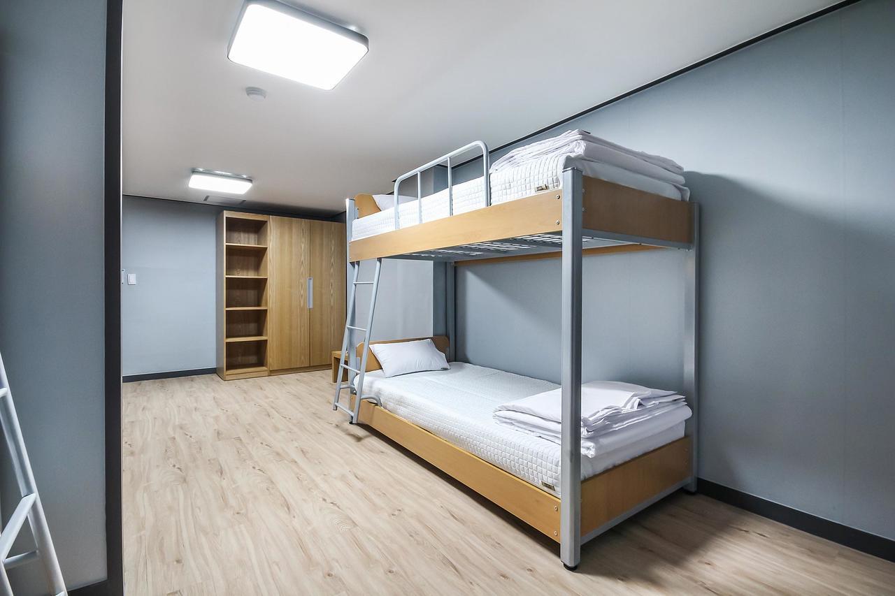 Deluxe Motel Geoje Buitenkant foto