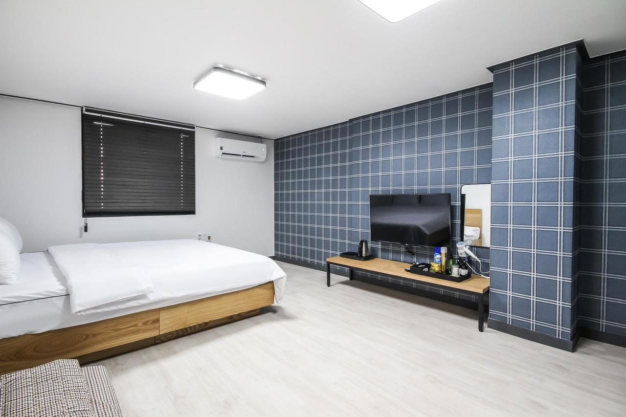 Deluxe Motel Geoje Buitenkant foto